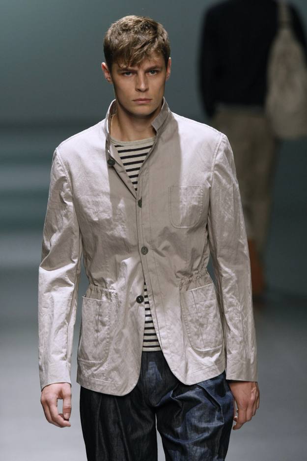 Modelo de Adolfo Dom&iacute;nguez en Cibeles Madrid Fashion Week 2009