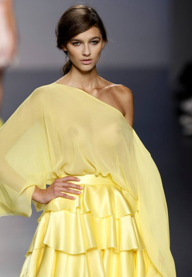 Modelo de Juana Mart&iacute;n en Cibeles Madrid Fashion Week