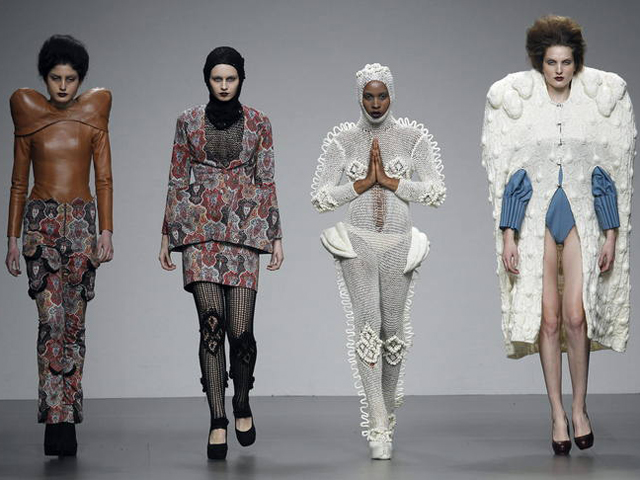 Modelos con "look" g&oacute;tico de Leandro Cano