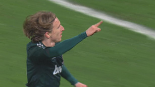 Ver vídeo  'Modric empata con un golazo (1-1)'