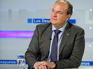 Ver v&iacute;deo  'Monago recortar&aacute; entre un 10 y un 20 por ciento el presupuesto para 2012'