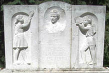 Monumento a Elena Fortún