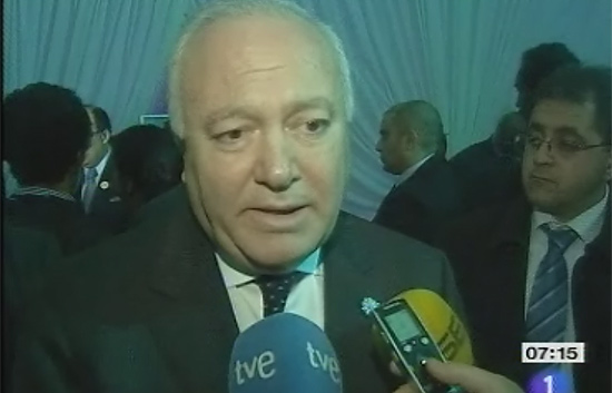 Moratinos condena los ataques terroristas de Bombay