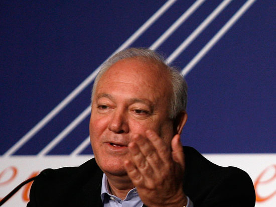 Moratinos asegura que la Presidencia espa&ntilde;ola de la UE har&aacute; lo posible por ayudar a Grecia