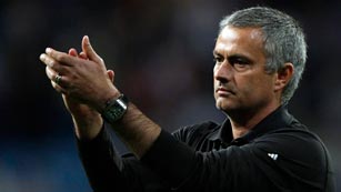 Ver v&iacute;deo  'Mourinho, conversaciones con los &aacute;rbitros'
