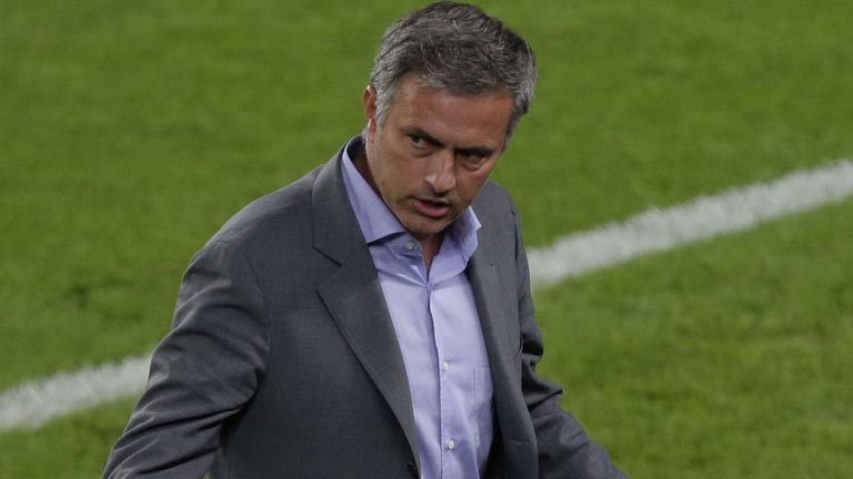 Mourinho cree que el &aacute;rbitro fall&oacute; en el penalti a &Ouml;zil