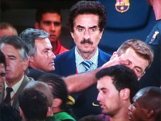 Ver v&iacute;deo  'Mourinho mete el dedo en el ojo a Tito Vilanova'