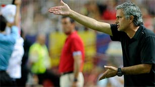 Ver v&iacute;deo  'Mourinho, muy cr&iacute;tico con el Real Madrid tras perder en Sevilla'