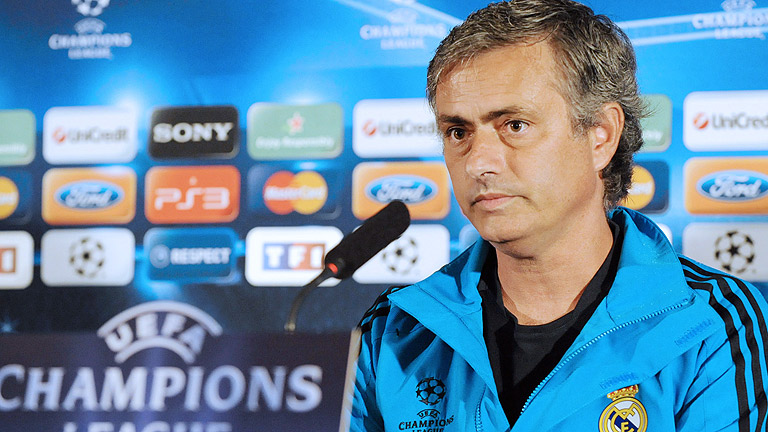 Mourinho: "Un d&iacute;a tendr&eacute; que elegir entre Higua&iacute;n y Benzema"