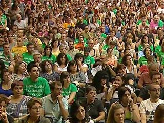 Ver v&iacute;deo  'Movilizaciones en educaci&oacute;n por los recortes anunciados por los gobiernos regionales'