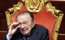 Ir al Video&nbsp;Muere a los 94 a&ntilde;os Giulio Andreotti, siete veces primer ministro de Italia