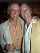Carradine posa con su hermano Keith, tambi&eacute;n actor, que interpret&oacute; al Kung Fu joven en la famosa serie.