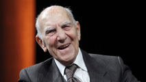 Ir al Video&nbsp;Muere St&eacute;phane Hessel, diplom&aacute;tico, escritor y miembro de la resistencia contra los nazis