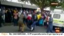 Ir al Video&nbsp;Muere un taxista por la brutalidad policial en Sud&aacute;frica