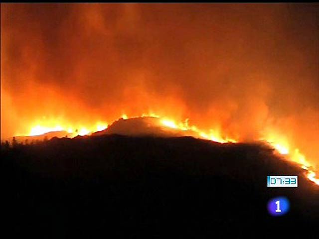Mueren dos bomberos en un incendio forestal en Pontevedra