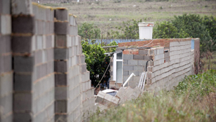 Ver v&iacute;deo  'Mueren dos hombres en Cartagena al caerles encima un muro por culpa del viento'