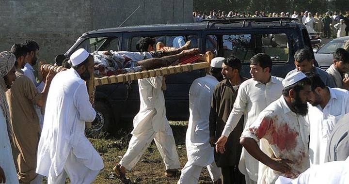 Mueren al menos 30 personas en un atentado durante un funeral en Pakist&aacute;n