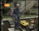 Ir al Video&nbsp;La muerte de Jacques Cousteau en 'El Escarabajo verde' (1997)