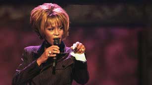Ver v&iacute;deo  'La muerte de Whitney Houston pone de luto al pop'