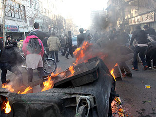 Ver v&iacute;deo  'Un muerto a tiros en las manifestaciones de Ir&aacute;n'