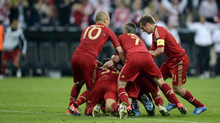 M&uuml;ller adelanta al Bayern en el '83 (1-0)