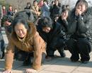 Una multitud espont&aacute;nea se ha echado a las calles de Pyongyang para llorar la muerte del l&iacute;der de Corea del Norte.