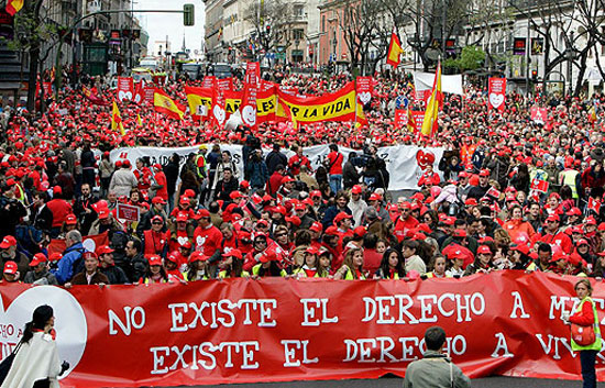Multitudinaria manifestaci�n contra el aborto en Madrid