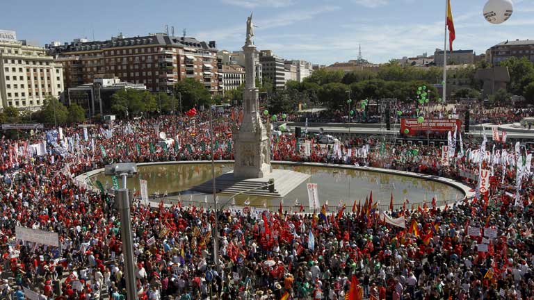 Multitudinaria manifestación en Madrid contra los recortes del Gobierno