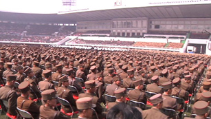 Ver v&iacute;deo  'Multitudinario acto en la capital de Corea del Norte para aclamar a Kim Jong-un'