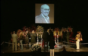 Ver v&iacute;deo  'El mundo del cine y la gente de la calle llora la p&eacute;rdida de Jos&eacute; luis L&oacute;pez V&aacute;zquez'