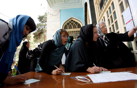 Medio mundo est&aacute; pendiente de los resultados de las elecciones presidenciales de Ir&aacute;n