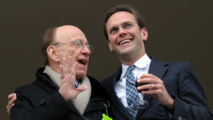 Ver v&iacute;deo  'Los Murdoch declaran ante la comisi&oacute;n que investiga las malas pr&aacute;cticas de la prensa brit&aacute;nica'