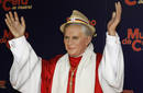 El Museo de Cera de Madrid ha sacado a la calle la figura del papa Benedicto XVI,