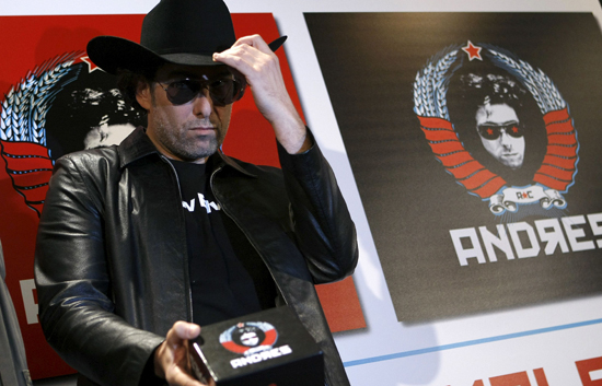 El m�sico argentino Andr�s Calamaro vuelve y lo hace a lo grande