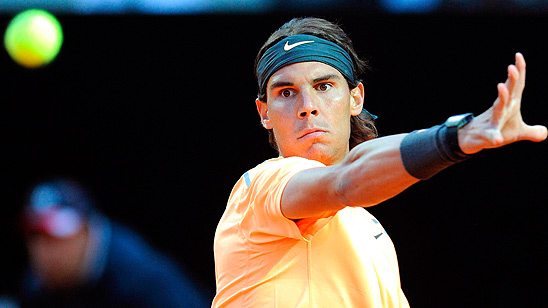 Nadal arrasa a Mayer en la vuelta a la tierra 'colorá'