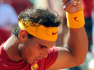 Ver v&iacute;deo  'Nadal barre de la pista a Gasquet'
