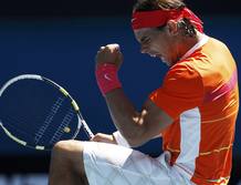 Nadal celebra su victoria ante Ivo Karlovic, en duro ca&ntilde;onero croata, por 6-4, 4-6, 6-4 y 6-4.