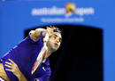 Federer devuelve una bola imposible al mallorqu&iacute;n.