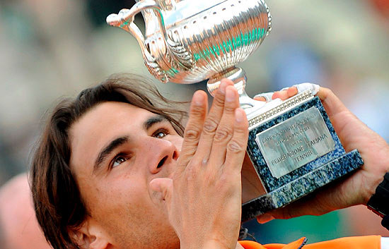Ver v&iacute;deo  'Nadal recibe el trofeo de Roma'