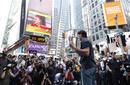 Rafa Nadal se dio un ba&ntilde;o de masas en Times Square un d&iacute;a despu&eacute;s de ganar el US Open.