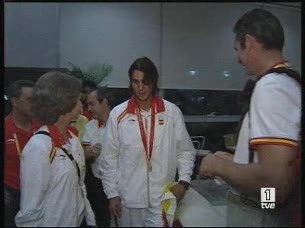 Ver v&iacute;deo  'Nadal visita TVE tras su medalla'