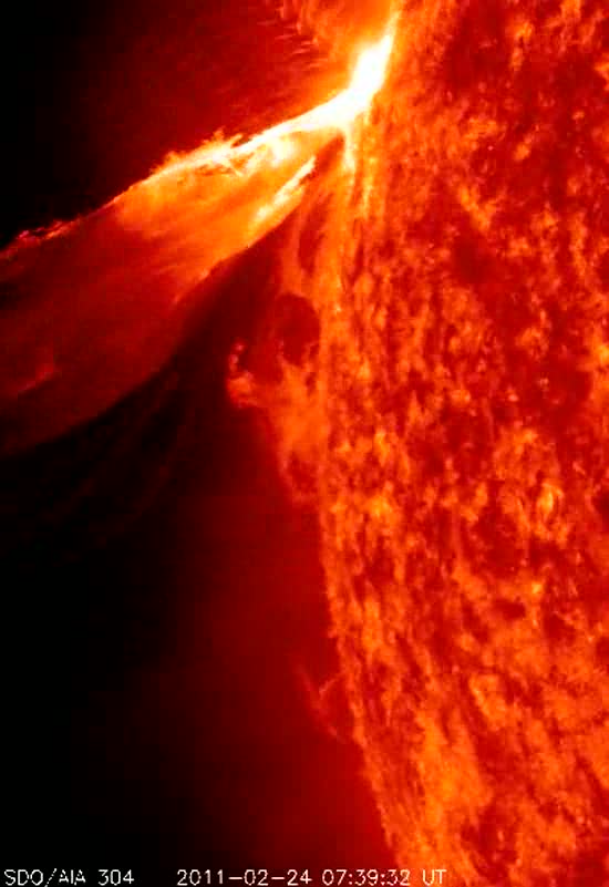 La NASA capta una gigantesca erupci&oacute;n solar