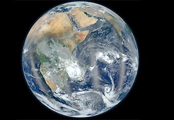 La NASA publica la otra 'cara' de su 'Canica Azul' a petición popular La NASA publica la otra 'cara' de su 'Canica Azul' a petición popular