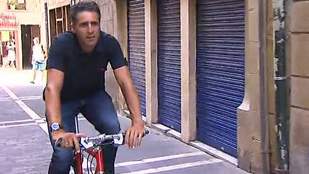 Ver v&iacute;deo  'El navarro m&aacute;s famoso, Miguel Indurain, nos ense&ntilde;a el recorrido por las calles de Pamplona'