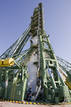 La nave, que debe ser colocada en &oacute;rbita por un cohete portador Soyuz FG, ha despegado del cosm&oacute;dromo de Baikonur, en Asia Central. En la imagen, el cohete TMA-16 se prepara para el despegue con la tripulaci&oacute;n a bordo.