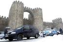 En &Aacute;vila una importante nevada ha dificultado el tr&aacute;nsito de veh&iacute;culos y personas en la ciudad.
