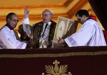 La primera oración de Francisco I como papa, dirigida su predecesor, el papa emérito Benedicto XVI La primera oración de Francisco I como papa, dirigida su predecesor, el papa emérito Benedicto XVI