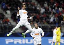 Neymar celebra su gol ante el Kashiwa.