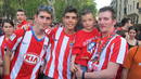 Ni grandes ni peque&ntilde;os quer&iacute;an perderse la fiesta del Atl&eacute;tico en Neptuno.
