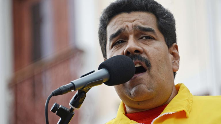 Nicolás Maduro aprueba sus dos primeras leyes con poderes especiales